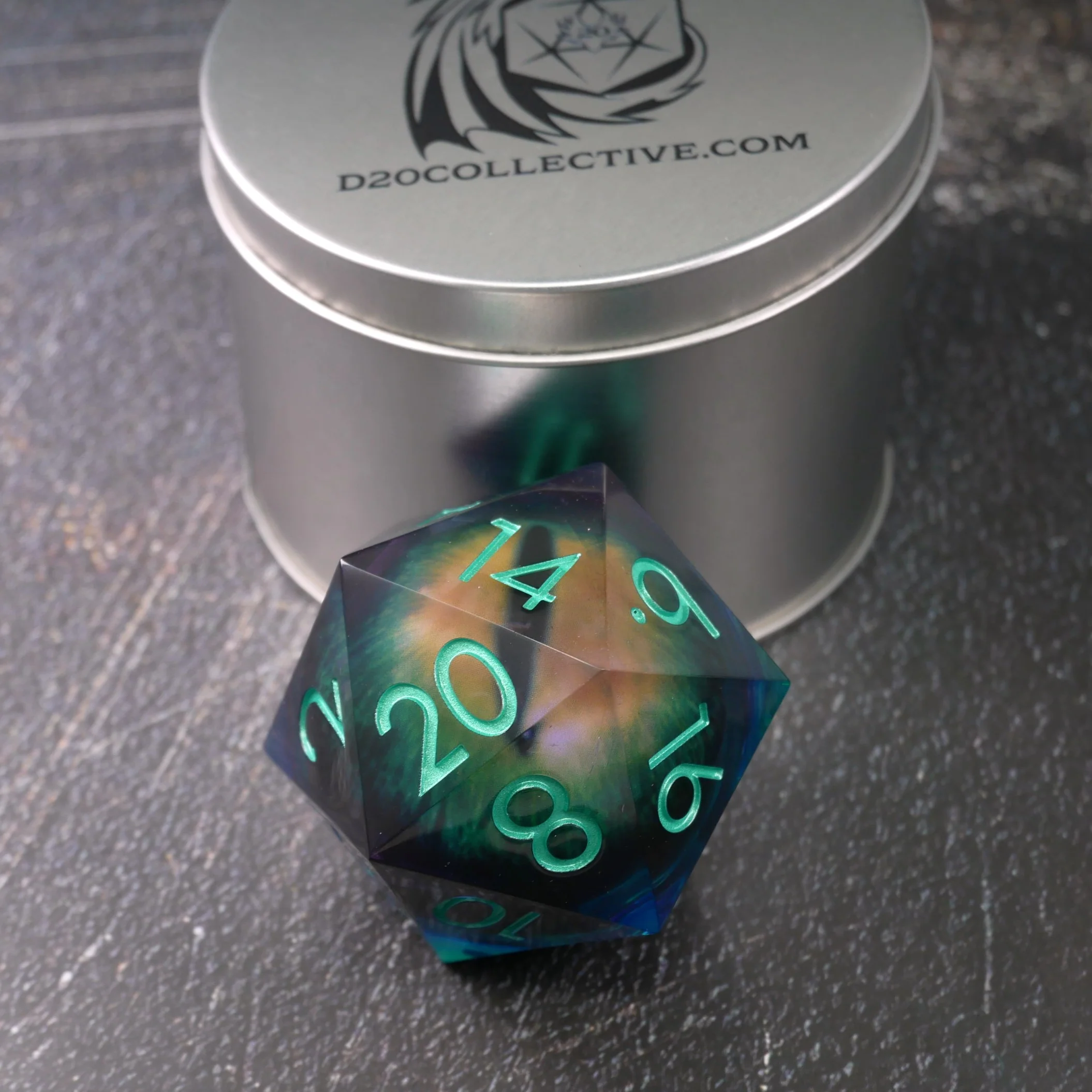 Remorhaz's Eye | Giant D20 Moving Eye DnD Dice | Acrylic RPG Gaming Dice - Image 8